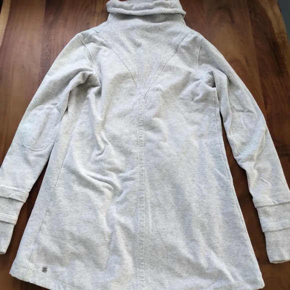 Lululemon Gratitude Wrap - Picture 3 of 15